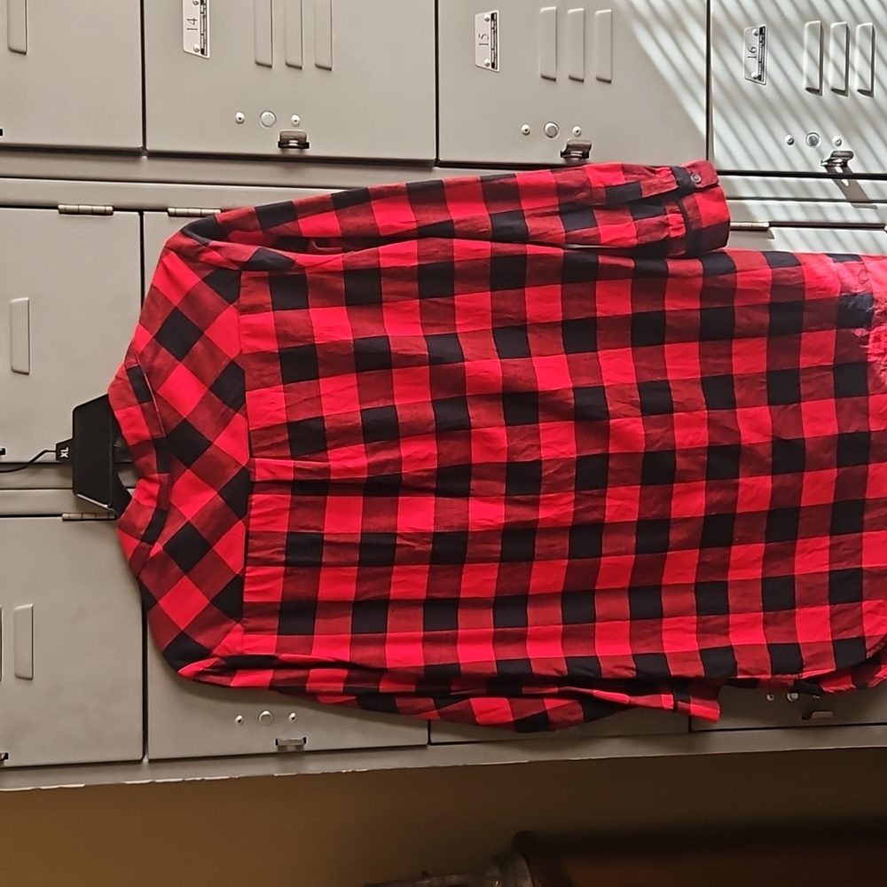 Ladies red & black Buffalo plaid flannel sleep shirt gown - Picture 5 of 5